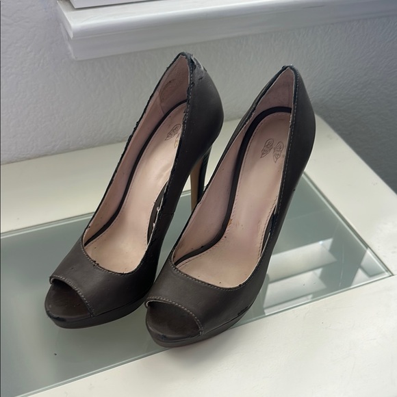 Victoria's Secret Black Stiletto Peep-Toe Heels - Picture 1 of 5